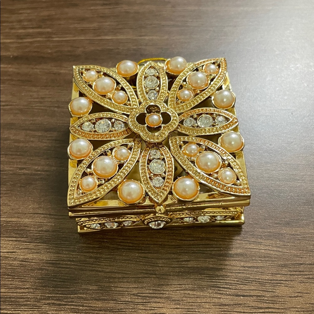 24k gold-plated trinket box Awat brand made with Austrian Crystal